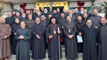 البطريرك الأنبا إبراهيم إسحق يلتقي كهنة الإيبارشية ويهنئهم بعيد الميلاد البطريرك الأنبا إبراهيم إسحق يلتقي كهنة الإيبارشية ويهنئهم بعيد الميلاد