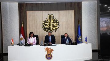 محافظ أسوان يستعرض مخرجات وثيقة إستراتيجية العمل الأهلي وفق رؤية 2040 محافظ أسوان يستعرض مخرجات وثيقة إستراتيجية العمل الأهلي وفق رؤية 2040