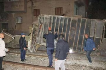 محافظ القليوبية: حادث قطار بضائع طوخ تسبب في سقوط بعض حوائط المنازل محافظ القليوبية: حادث قطار بضائع طوخ تسبب في سقوط بعض حوائط المنازل