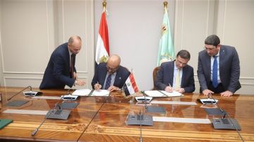 وزير الزراعة يوقع اتفاقية استضافة مصر للمركز الدولي للأسماك