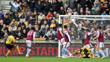 أستون فيلا يفوز 4-3 على برايتون في الدوري الإنجليزي