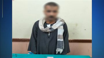 الأمن يوقف شخصا حاول شراء أصوات الناخبين في مركز ساقلته بسوهاج الأمن يوقف شخصا حاول شراء أصوات الناخبين في مركز ساقلته بسوهاج