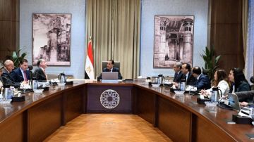 مدبولي يلتقي رئيس مجلس إدارة شركة بلومبرج جرين لبحث إقامة شراكات في مجالات الأمن الغذائي مدبولي يلتقي رئيس مجلس إدارة شركة بلومبرج جرين لبحث إقامة شراكات في مجالات الأمن الغذائي