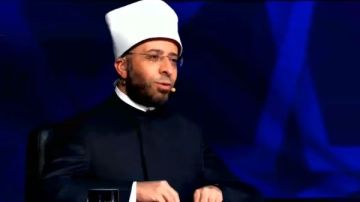 انطلاق المسابقة العالمية للقرأن الكريم فى مسجد مصر الكبير انطلاق المسابقة العالمية للقرأن الكريم فى مسجد مصر الكبير