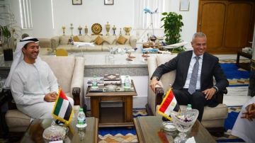 رئيس مصر للطيران يلتقي وفد رفيع المستوى من مجموعة طيران أبوظبي رئيس مصر للطيران يلتقي وفد رفيع المستوى من مجموعة طيران أبوظبي