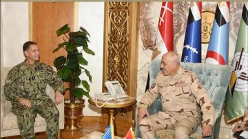 رئيس الأركان يناقش مع قائد القيادة المركزية الأمريكية تطورات الأوضاع الإقليمية