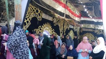 المرأة تتصدر مشهد اليوم الأول من انتخابات الدوائر الملغاة.. حضور واسع وطوابير ممتدة المرأة تتصدر مشهد اليوم الأول من انتخابات الدوائر الملغاة.. حضور واسع وطوابير ممتدة