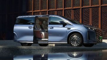 بقدرات هجينة .. أحدث سيارة عائلية من بي واي دي XIA 2025 بقدرات هجينة .. أحدث سيارة عائلية من بي واي دي XIA 2025