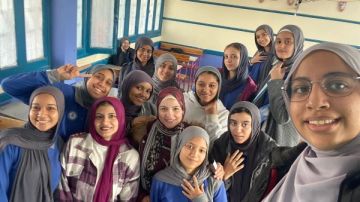 وحدة تنظيم المخلفات بالإسماعيلية تنظم ندوة توعوية لطلاب مدرسة أم الأبطال الثانوية