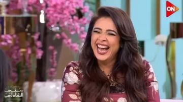 ياسمين عبد العزيز: الشهرة تمنعني أخرج مع أي شخص خوفا من كلام الناس