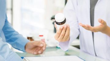 ما حكم صرف أدوية لا يحتاجها المريض؟.. الإفتاء تجيب ما حكم صرف أدوية لا يحتاجها المريض؟.. الإفتاء تجيب