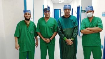 محافظ أسوان يشيد بنجاح جراحة دقيقة للعمود الفقرى بمستشفى دراو المركزي ضمن منظومة التأمين الصحى محافظ أسوان يشيد بنجاح جراحة دقيقة للعمود الفقرى بمستشفى دراو المركزي ضمن منظومة التأمين الصحى