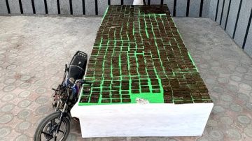 مخدرات بقيمة 99 مليون جنيه .. تفاصيل مداهمة الشرطة لبؤر إجرامية بالفيوم مخدرات بقيمة 99 مليون جنيه .. تفاصيل مداهمة الشرطة لبؤر إجرامية بالفيوم