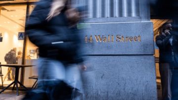 وول ستريت تتراجع جماعيا.. عوائد السندات تضغط على الأسهم مع ترقب قرارات الفدرالي