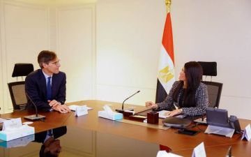 المشاط تبحث مع الأوروبي لإعادة الإعمار زيادة الاستثمارات بالشركات الناشئة بمصر المشاط تبحث مع الأوروبي لإعادة الإعمار زيادة الاستثمارات بالشركات الناشئة بمصر