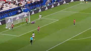 كايو لوكاس يفتتح التسجيل للإمارات في مرمى منتخب مصر بكأس العرب