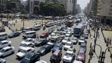 كثافات مرورية متحركة بشوارع القاهرة والجيزة