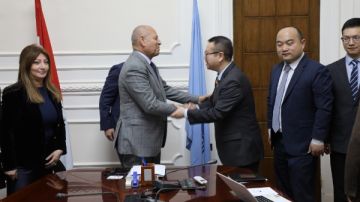 محافظ القاهرة يبحث مع وفد هواوي تعزيز التعاون في المدن الذكية وتطوير منظومة النقل محافظ القاهرة يبحث مع وفد هواوي تعزيز التعاون في المدن الذكية وتطوير منظومة النقل