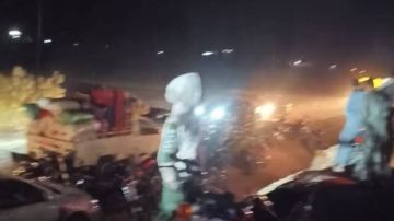 وما زال البحث جاريا.. إنقاذ 3 أشخاص من ركاب الميكروباص الغارق بترعة بقنا