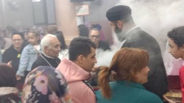 الاحتفال بعشية عيد استشهاد الشهيد أبى سيفين بكنيسة في السويس الاحتفال بعشية عيد استشهاد الشهيد أبى سيفين بكنيسة في السويس