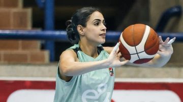 دينا عمرو: الأهلي جاهز لبطولة أفريقيا دينا عمرو: الأهلي جاهز لبطولة أفريقيا