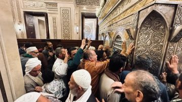 سيدة العلم والكرم.. الآلاف يحتفلون بمولد السيدة نفيسة .. فيديو وصور