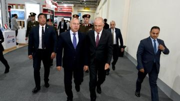 كامل الوزير يتفقد جناح اتحاد الصناعات المصرية في إيديكس 2025 ويؤكد توطين الصناعات الاستراتيجية