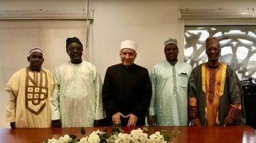 بحضور رئيس أكاديمية الأزهر .. انطلاق دورة إعداد الداعية المعاصر بحضور رئيس أكاديمية الأزهر .. انطلاق دورة إعداد الداعية المعاصر