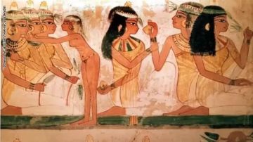 خبير آثار يؤكد الكحل اختراع مصري منذ 6000 عام