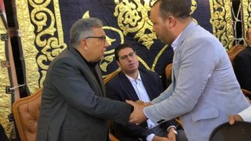 محافظ الدقهلية يقدم واجب العزاء لأسر ضحايا حريق نشب بسوق الخواجات