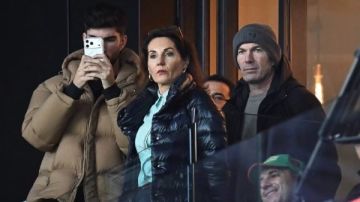 زيدان يتواجد في مدرجات الجزائر لدعم نجله لوكا