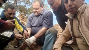 عمره لا يتجاوز العامين.. الإمساك بتمساح مصرف قرية الزوامل بالشرقية (صور) عمره لا يتجاوز العامين.. الإمساك بتمساح مصرف قرية الزوامل بالشرقية (صور)