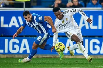 ألونسو ينتقد التحكيم: ركلة جزاء فينيسيوس واضحة