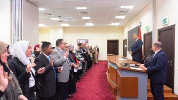 جبران يشهد حلف اليمين القانونية لمفتش عمل ..ويحثهم على الالتزام بالحياد والنزاهة جبران يشهد حلف اليمين القانونية لمفتش عمل ..ويحثهم على الالتزام بالحياد والنزاهة