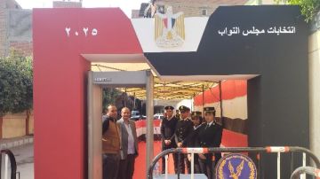 مصدر أمني: انتظام الخدمات الأمنية بمحيط لجان الدوائر الـ19 الملغاة بالمرحلة الأولى من انتخابات النواب