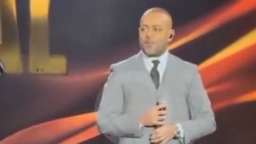 متخربيش بيتي .. رد مفاجئ لـ تامر عاشور على فتاة طلبت الزواج منه متخربيش بيتي .. رد مفاجئ لـ تامر عاشور على فتاة طلبت الزواج منه