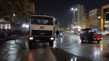 محافظة الجيزة تنصح المواطنين بالابتعاد عن مصادر الكهرباء بسبب الأمطار محافظة الجيزة تنصح المواطنين بالابتعاد عن مصادر الكهرباء بسبب الأمطار