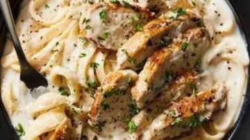 مكرونة ألفريدو بصدور الفراخ طريقة المطاعم العالمية.. المكونات بالخطوات