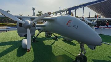 هشام الحلبي: مصر تصنع طائرات بدون طيار ومسيرات بشكل كامل هشام الحلبي: مصر تصنع طائرات بدون طيار ومسيرات بشكل كامل