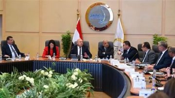 وزير الصناعة والنقل يترأس الاجتماع الخامس والثلاثين للمجموعة الوزارية للتنمية الصناعية وزير الصناعة والنقل يترأس الاجتماع الخامس والثلاثين للمجموعة الوزارية للتنمية الصناعية