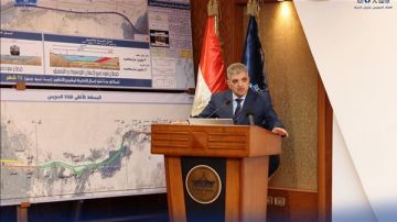 40 مليار دولار إجمالي إيرادات قناة السويس خلال 5 سنوات 40 مليار دولار إجمالي إيرادات قناة السويس خلال 5 سنوات