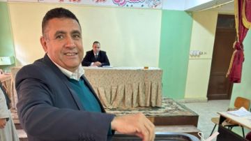 النائب أسامة مدكور يدلي بصوته في جولة الإعادة بالمنوفية.. ويؤكد: واجب وطني النائب أسامة مدكور يدلي بصوته في جولة الإعادة بالمنوفية.. ويؤكد: واجب وطني