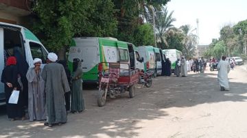 محافظ بني سويف: توقيع الكشف على 1196 مريضا وصرف العلاج لهم بالمجان