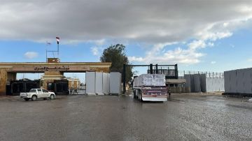 9 آلاف طن مساعدات إنسانية و15 ألف خيمة بطريقها إلى غزة 9 آلاف طن مساعدات إنسانية و15 ألف خيمة بطريقها إلى غزة