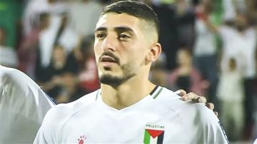 أثار غضب وزير الرياضة الإسرائيلي وأهدر حلم المونديال.. من هو أحمد طه مستقبل منتخب فلسطين؟ (تقرير) أثار غضب وزير الرياضة الإسرائيلي وأهدر حلم المونديال.. من هو أحمد طه مستقبل منتخب فلسطين؟ (تقرير)