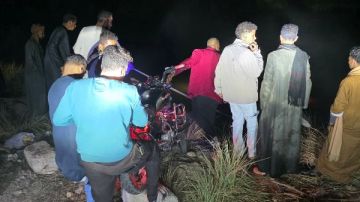 انقلاب سيارة ميكروباص داخل ترعة أمام قرية الجبلاو بقنا انقلاب سيارة ميكروباص داخل ترعة أمام قرية الجبلاو بقنا