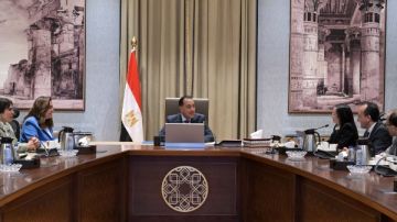 رئيس الوزراء يتابع مع محافظ البحيرة الموقف التنفيذي لعدد من المشروعات رئيس الوزراء يتابع مع محافظ البحيرة الموقف التنفيذي لعدد من المشروعات