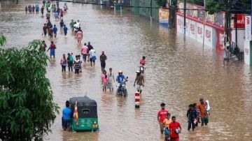 ارتفاع حصيلة ضحايا الفيضانات والانهيارات الأرضية في إندونيسيا ارتفاع حصيلة ضحايا الفيضانات والانهيارات الأرضية في إندونيسيا