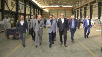 وزير الإنتاج الحربي: مصنع 100 الحربي ركيزة أساسية لتعزيز الأمن القومي ودعم الاقتصاد