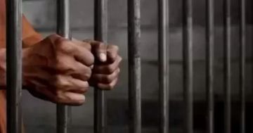 ضبط سائق بتهمة الترويج الدعائي بسيارة ميكروباص في محيط لجنة انتخابية بشبراخيت ضبط سائق بتهمة الترويج الدعائي بسيارة ميكروباص في محيط لجنة انتخابية بشبراخيت